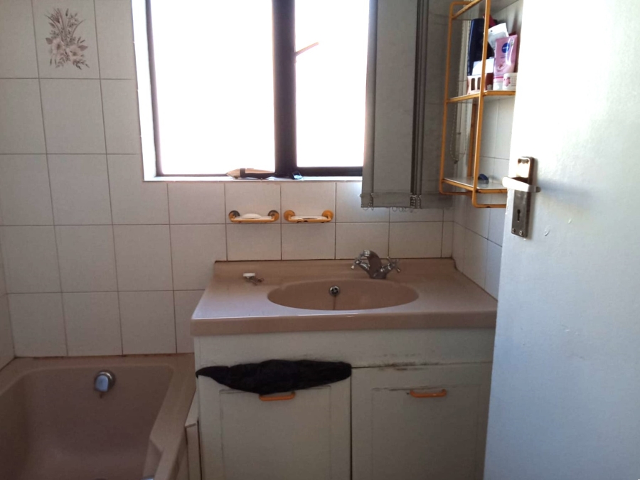 4 Bedroom Property for Sale in Bothasig Western Cape
